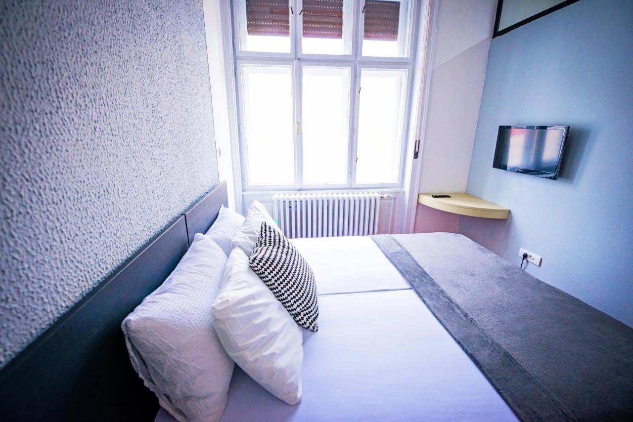Pb Urban Garden Stay With Secured Parking Sremska Mitrovica Exterior foto